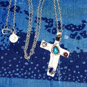 Sterling Silver(vintage) Sm Cross W/ Stones and special chain silver